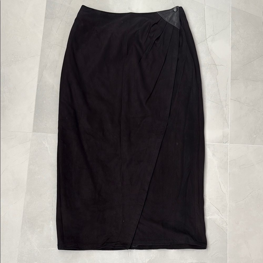 Vakko Black wrap suede skirt